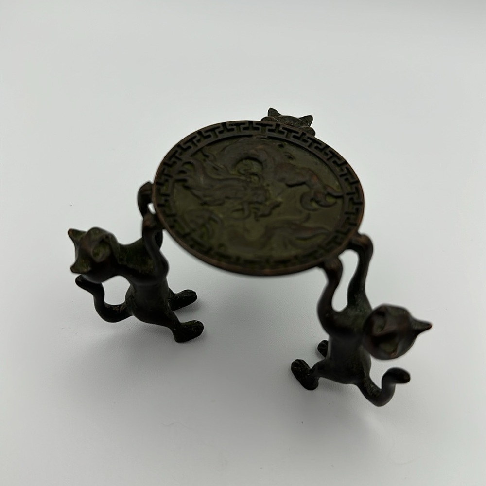 Vintage Style Miniature Brass Sculpture 3 Cat Table Figurine - Picture 3 of 5